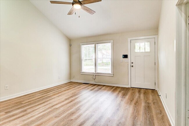 Building Photo - Welcome to this beautifully renovated cond...