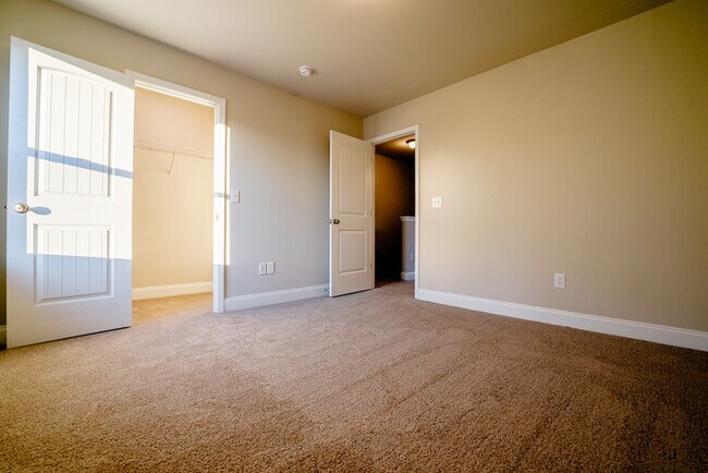 Building Photo - 203 Cromer Rd