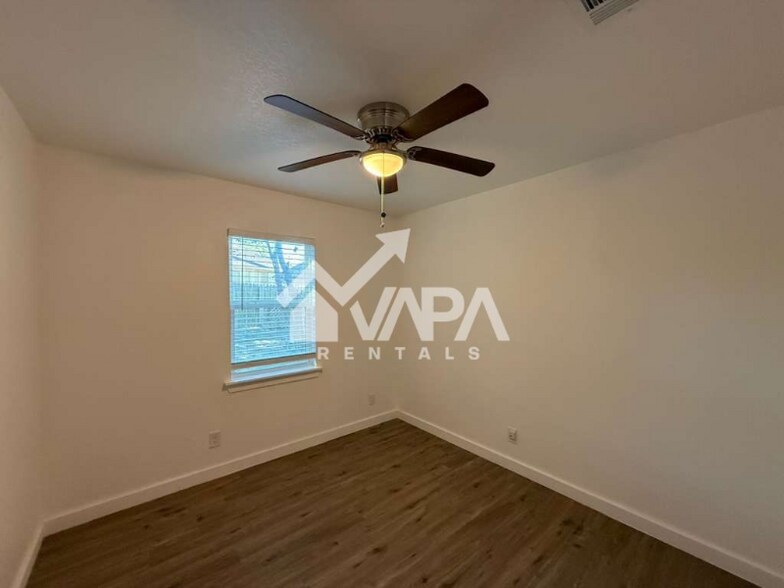 Building Photo - 5822 Lake Wind