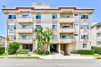 Building Photo - 5319 Lindley Ave