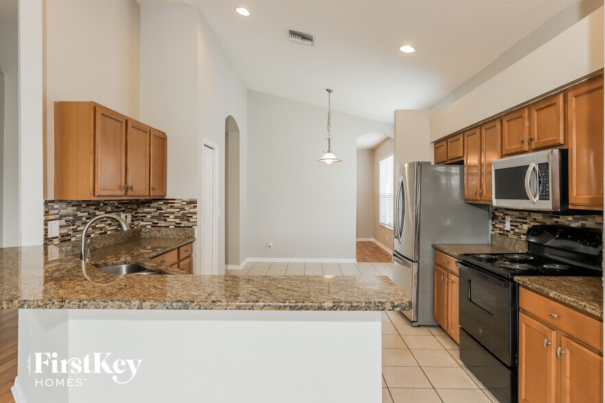 Building Photo - 9409 Laurel Ledge Dr