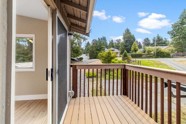 Building Photo - Modern 4-Bedroom Retreat Near Lake Whatcom...