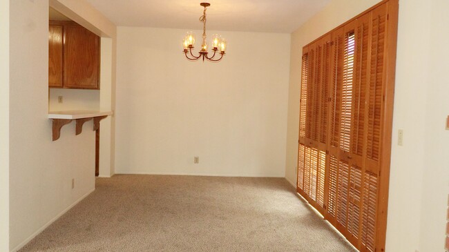 Building Photo - 3 bedrooms townhome in Chula Vista CA - Terranova Area