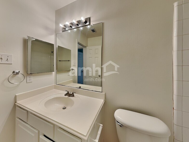 Building Photo - 5214 Flax Bourton St