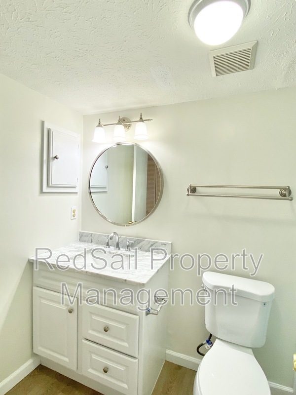 Building Photo - 109 Parkway Dr