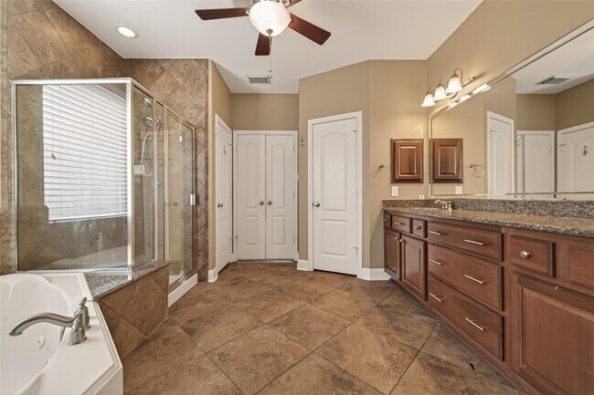 Building Photo - 28602 Hayden Park Dr