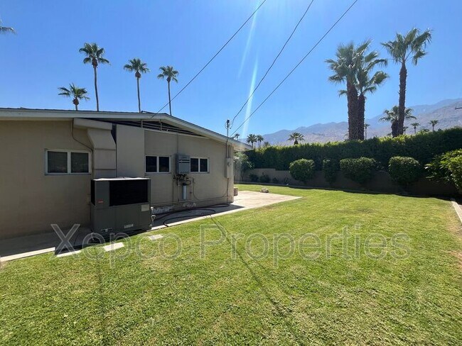 Building Photo - 1680 E Mesquite Ave