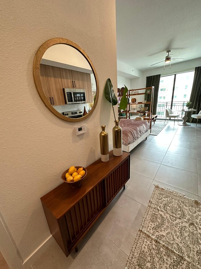 Building Photo - 28 NE 1st Ct