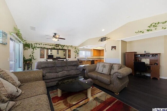 Building Photo - 8523 Barberry Ave