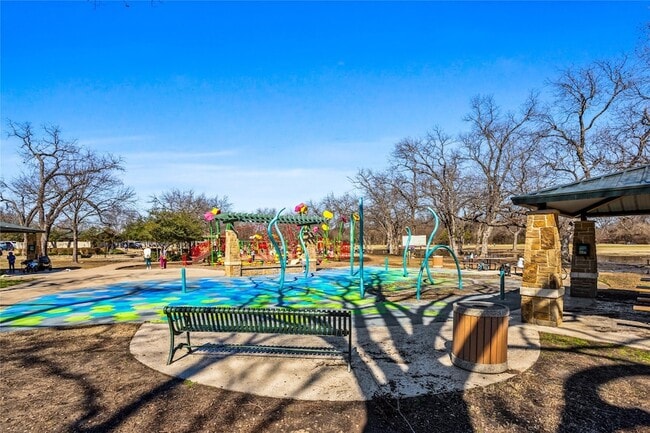 Building Photo - 2942 Woodland Hills Dr