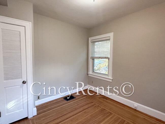 Building Photo - 3559 Rawson Pl