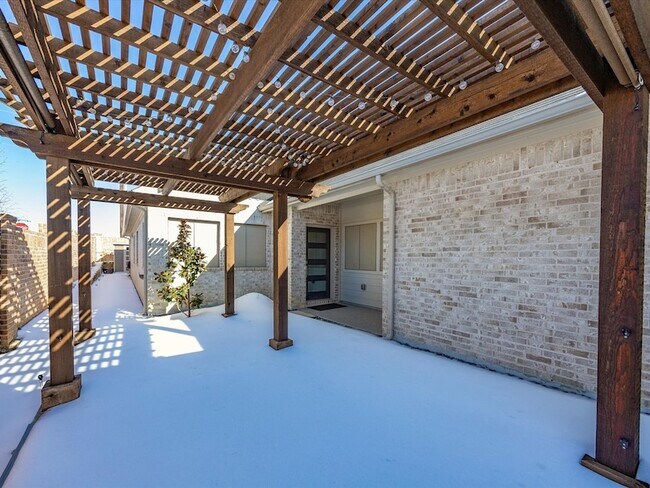 Building Photo - 701 Presidio St