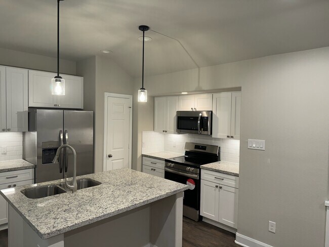 Building Photo - 10110 Barberry St