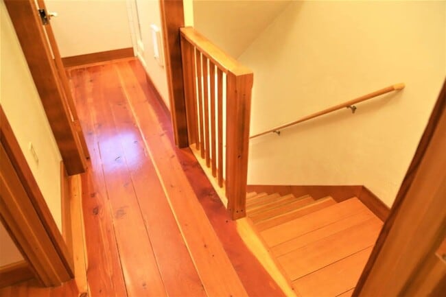 Building Photo - Extraordinary 2bed/2bath Loft in Historic Barn next door to Oregon State