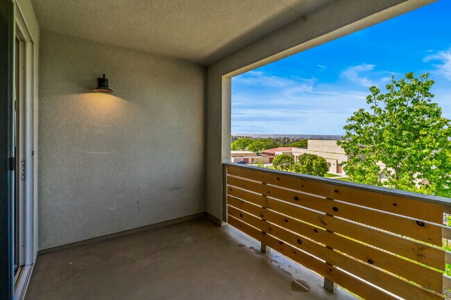 Building Photo - 1205 Calle Seabass
