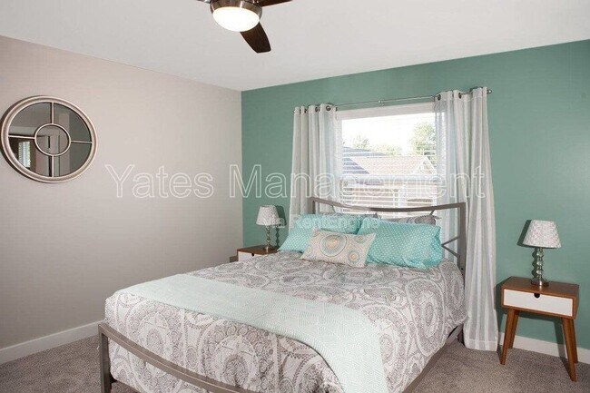 Building Photo - 115 Valor Dr