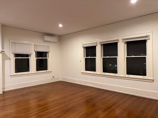 Primary Photo - 340 S Madison Ave