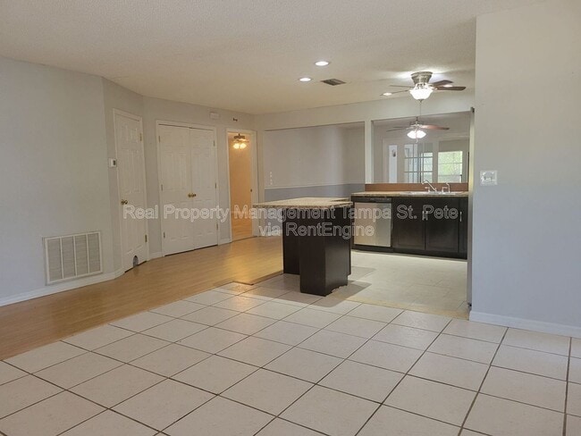 Building Photo - 12387 Seagate St