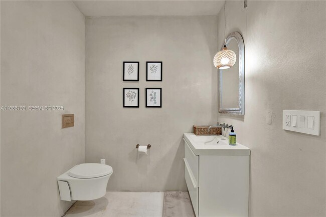 Building Photo - 520 Bay Point Rd