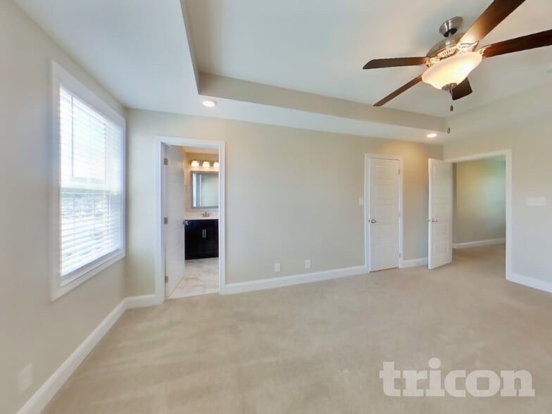 Building Photo - 633 Battery Ct