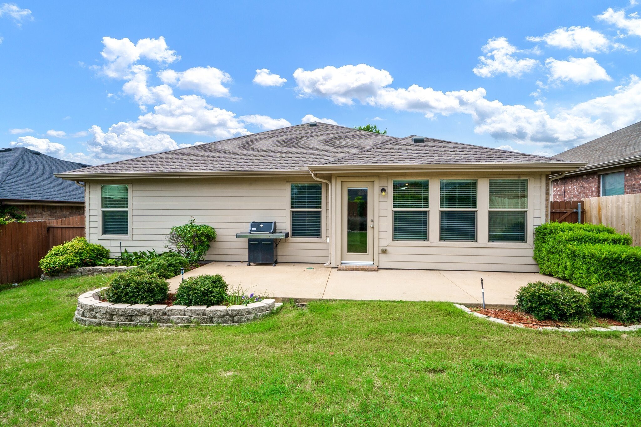 Building Photo - 227 Creekwood Dr