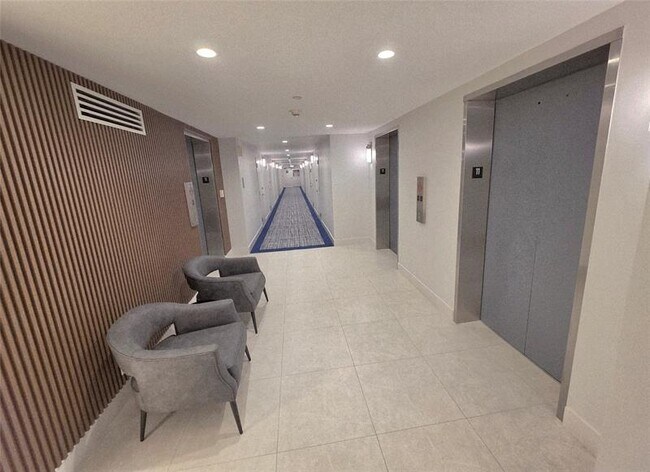 Building Photo - 1370 S Ocean Blvd