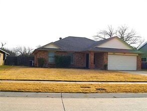 Building Photo - 5412 Briar Ln