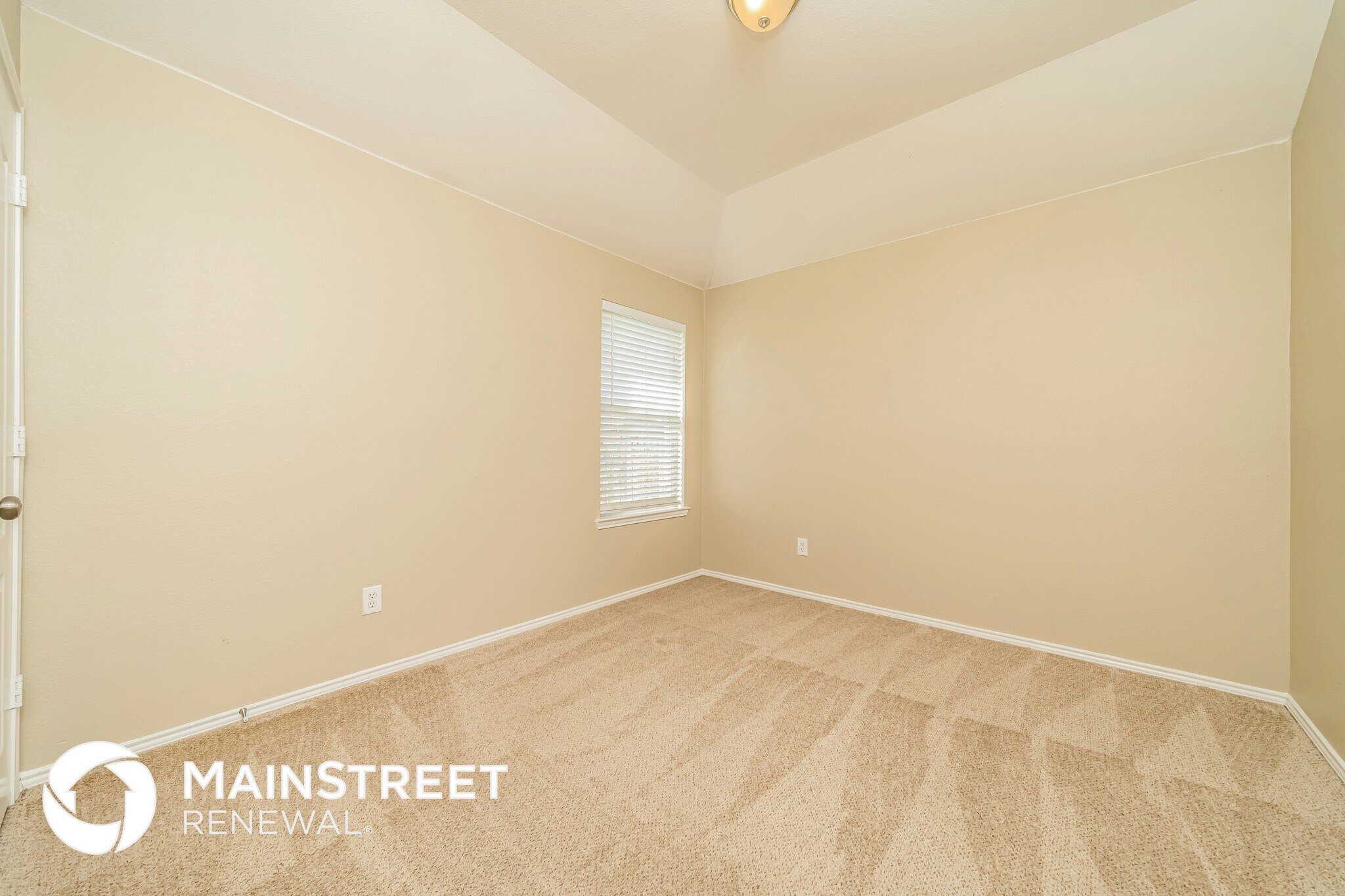 Building Photo - 623 Soledad St