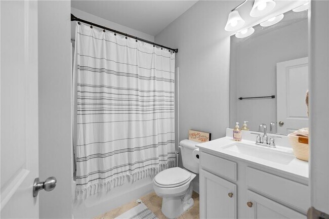 Building Photo - 3596 Creek Hollow