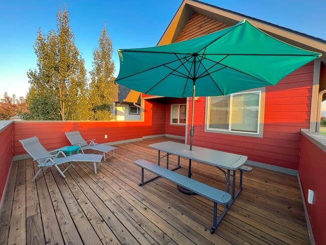 Building Photo - Charming Downtown Retreat: A Unique Blend of Urban Living and Montana Charm in Bozeman