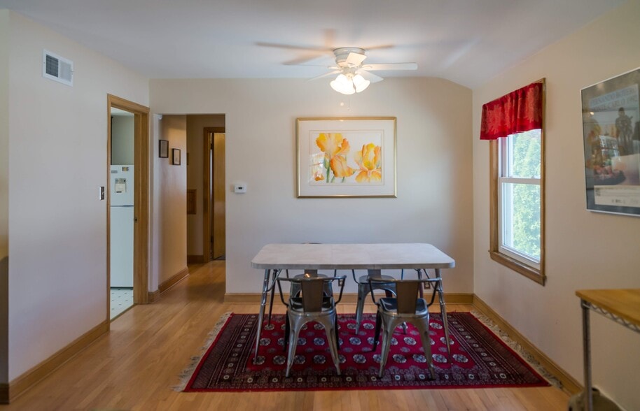 Building Photo - 2021 N 69th St