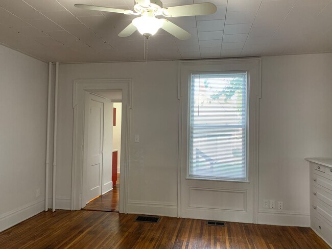 Building Photo - N Main Triplex