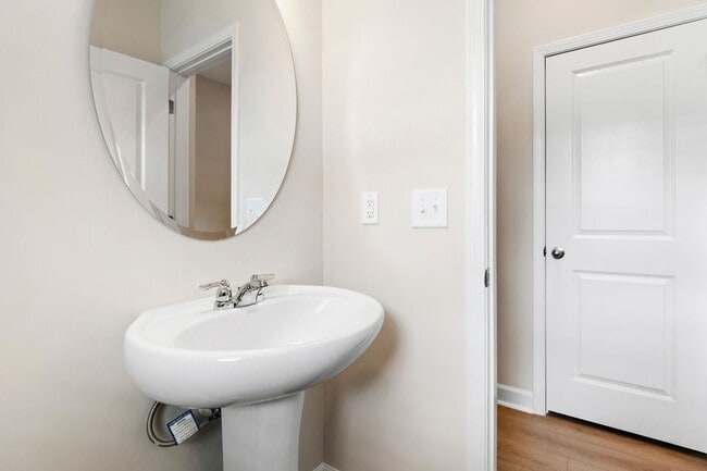 Building Photo - Charming 3BR Townhome in the Sought-After Springvale Community!