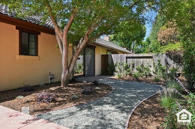 Building Photo - Southwestern Charm Meets Modern Comfort — 2BR/2BA Condo with Access to Shared Pool!
