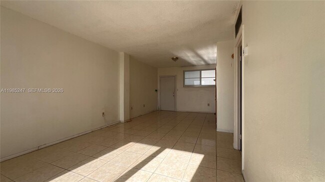 Building Photo - 1750 James Ave