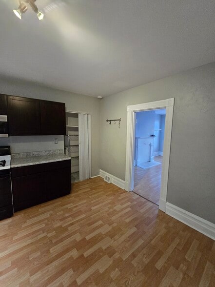 Kitchen - 68 Southern Ave