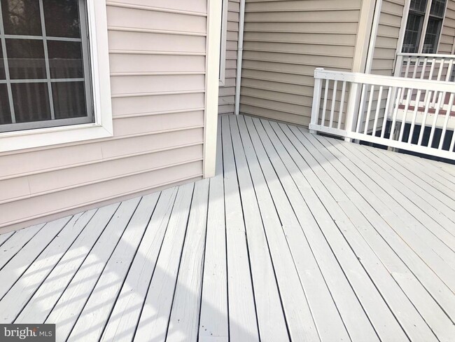 Building Photo - 9656 Potters Hill Cir