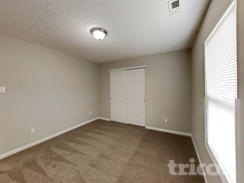 Building Photo - 2028 Dunsmore Ln