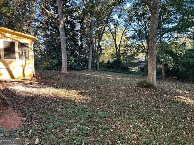 Building Photo - 1530 Oleander Ln SW