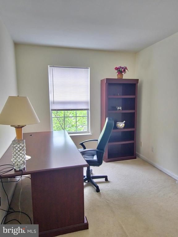Building Photo - 1037 Lexus Way