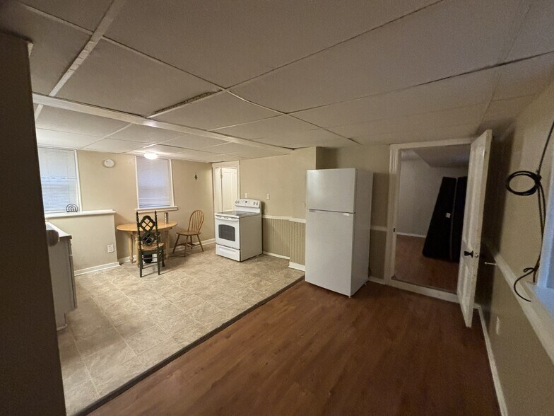 Building Photo - 318 N 41st St