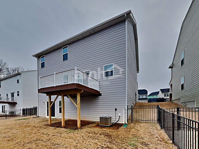 Building Photo - 653 Hamilton Park Dr