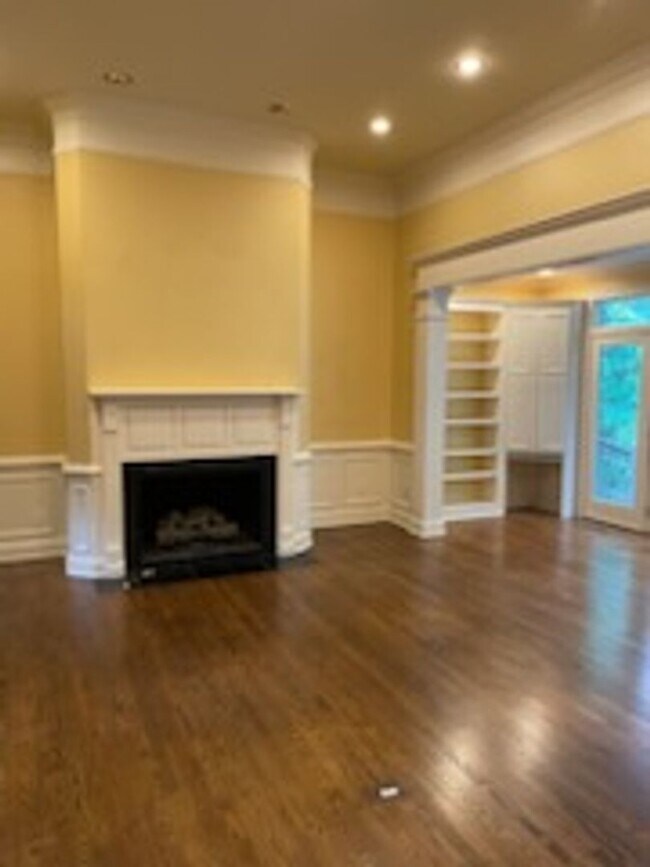 Building Photo - 255 Stonewood Dr