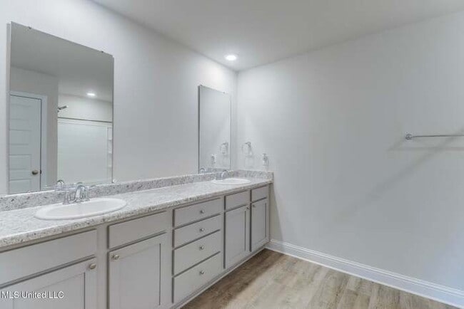 Building Photo - 6487 Eastland Cir