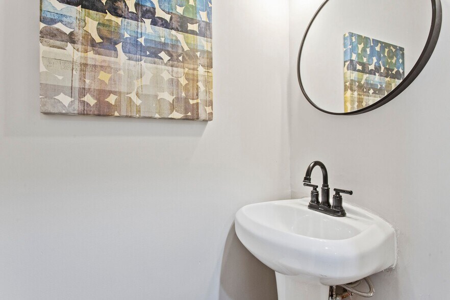 Building Photo - 602 Fernon St