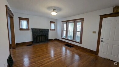 Building Photo - 3-Bed Home in Lansing with Modern Comforts...