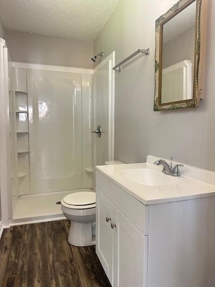 Building Photo - 745 E Henderson Dr