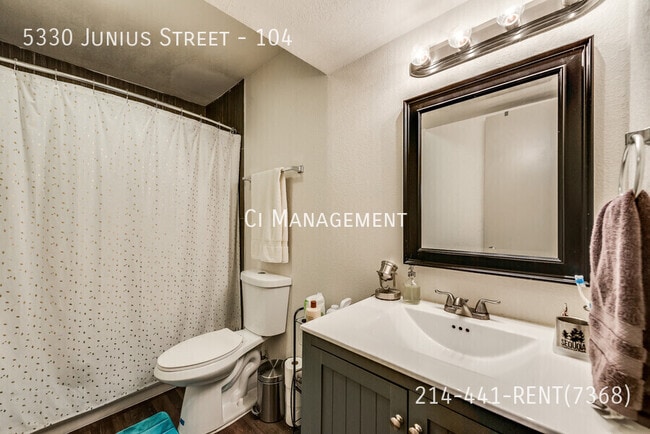 Building Photo - 5330 Junius St