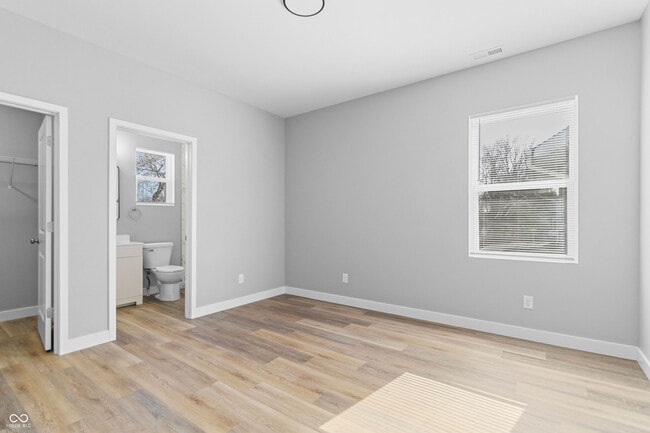 Building Photo - 3365 Broadway St