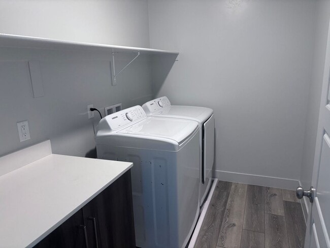 Building Photo - 4 bed | 2 1/2 bath | 2 car garage in Desert Canyon with washer/dryer/fridge